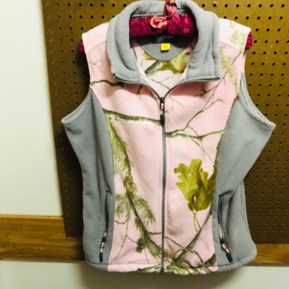 Cabela's Jackets & Blazers - Fleece vest.